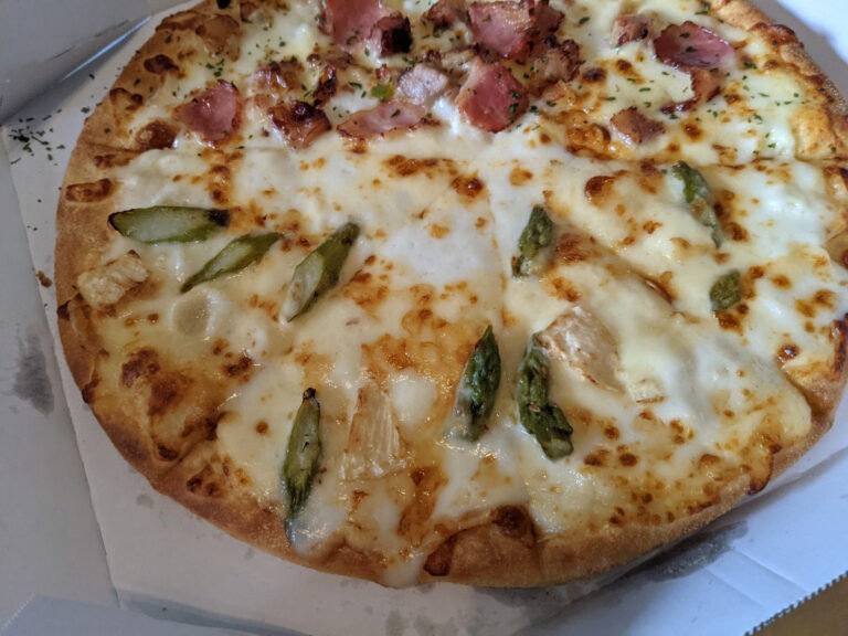 ドミノピザのフィラデルフィアチーズステーキピザのレシピを模倣