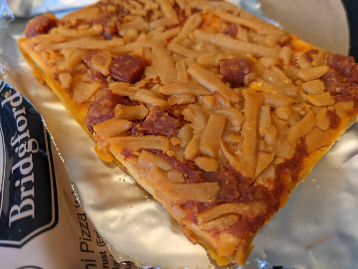 米軍MRE「PIZZA SLICE, PEPPERONI」のピザの味は？