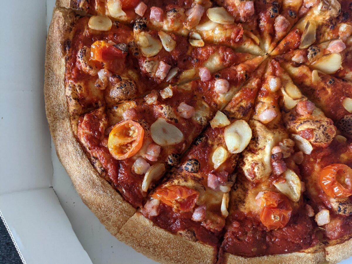 ドミノのマリナーラ風ピザ