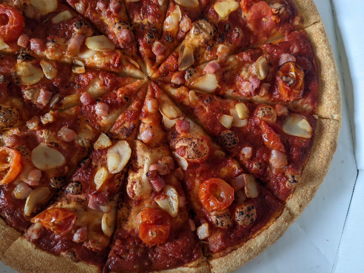 ドミノピザのマリナーラ風ピザ