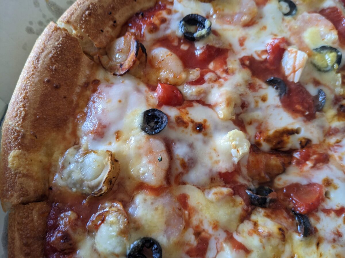 「海老と帆立のペスカトーレピザ」の味は？