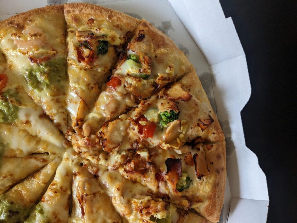  Toppers Pizzaのチキンベーコンランチピザのレシピ