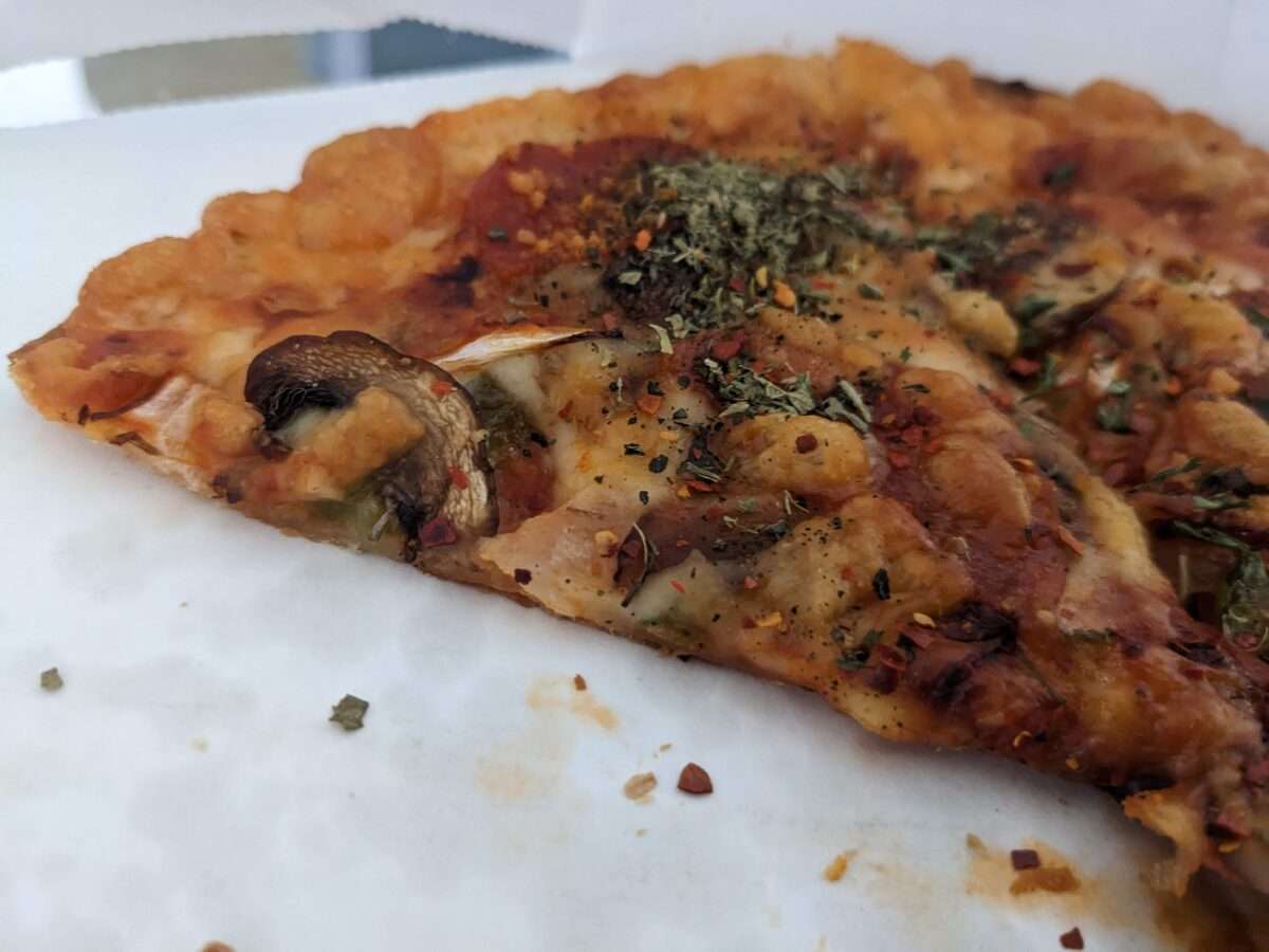 ピザーラ「ミックスピザ」の断面