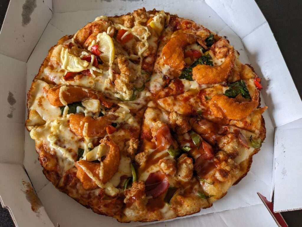 ドミノピザ「夏のサクサク・クワトロ」を食べてみた!4種類の味の感想とレビュー! - PizzaLoverJP