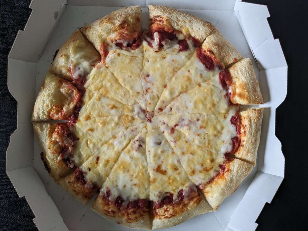 ピザハット「たっぷりチーズ＆チーズ」のハンドトスLサイズ