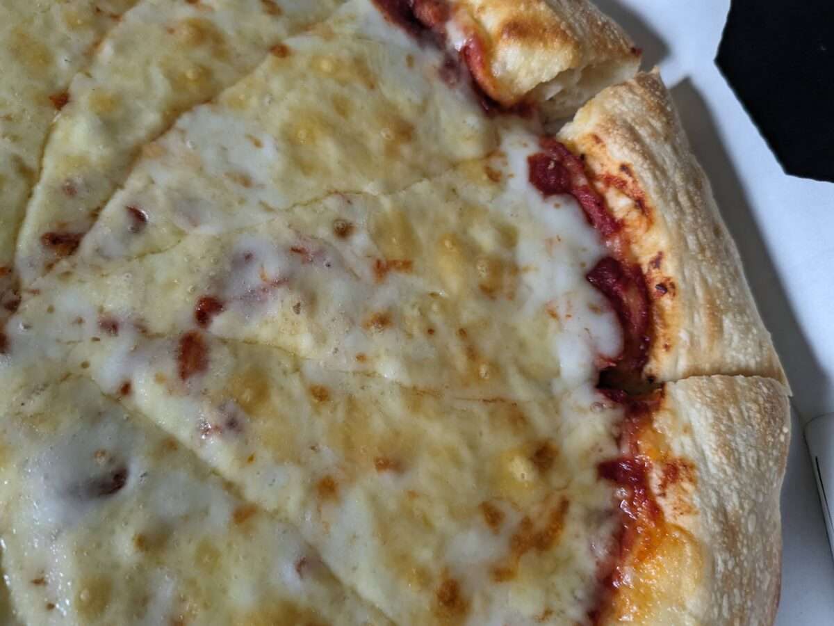 ピザハット「たっぷりチーズ＆チーズ」の表面
