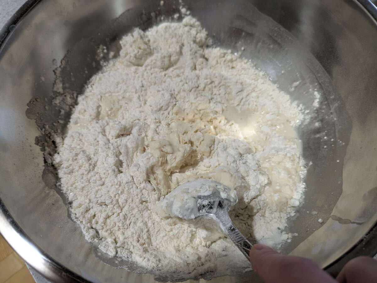 小麦粉に水