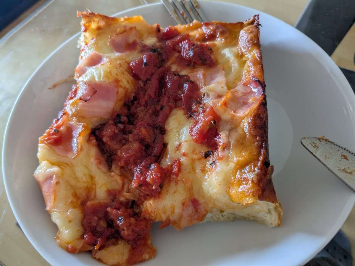 デトロイトスタイルピザの味は？