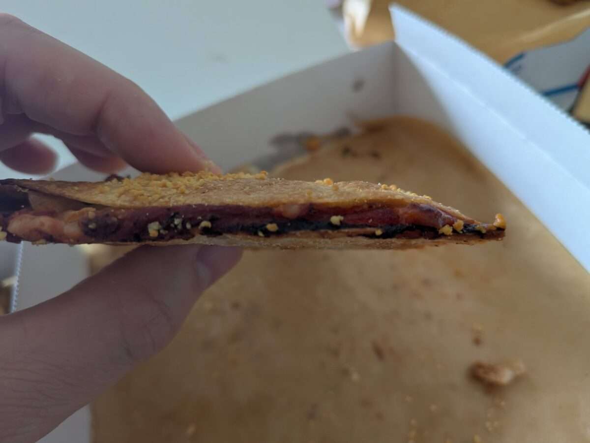 薄っぺらいクリスピッツァバーガー