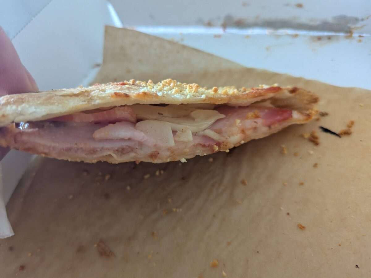 ガーリックベーコンチーズの断面