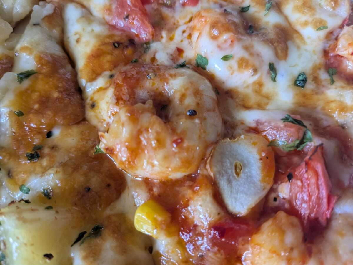 ピザーラレッドホットシュリンプの海老一つ