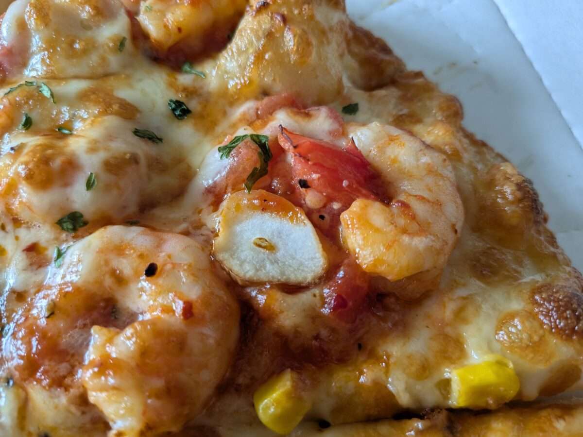 ピザーラレッドホットシュリンプの具材