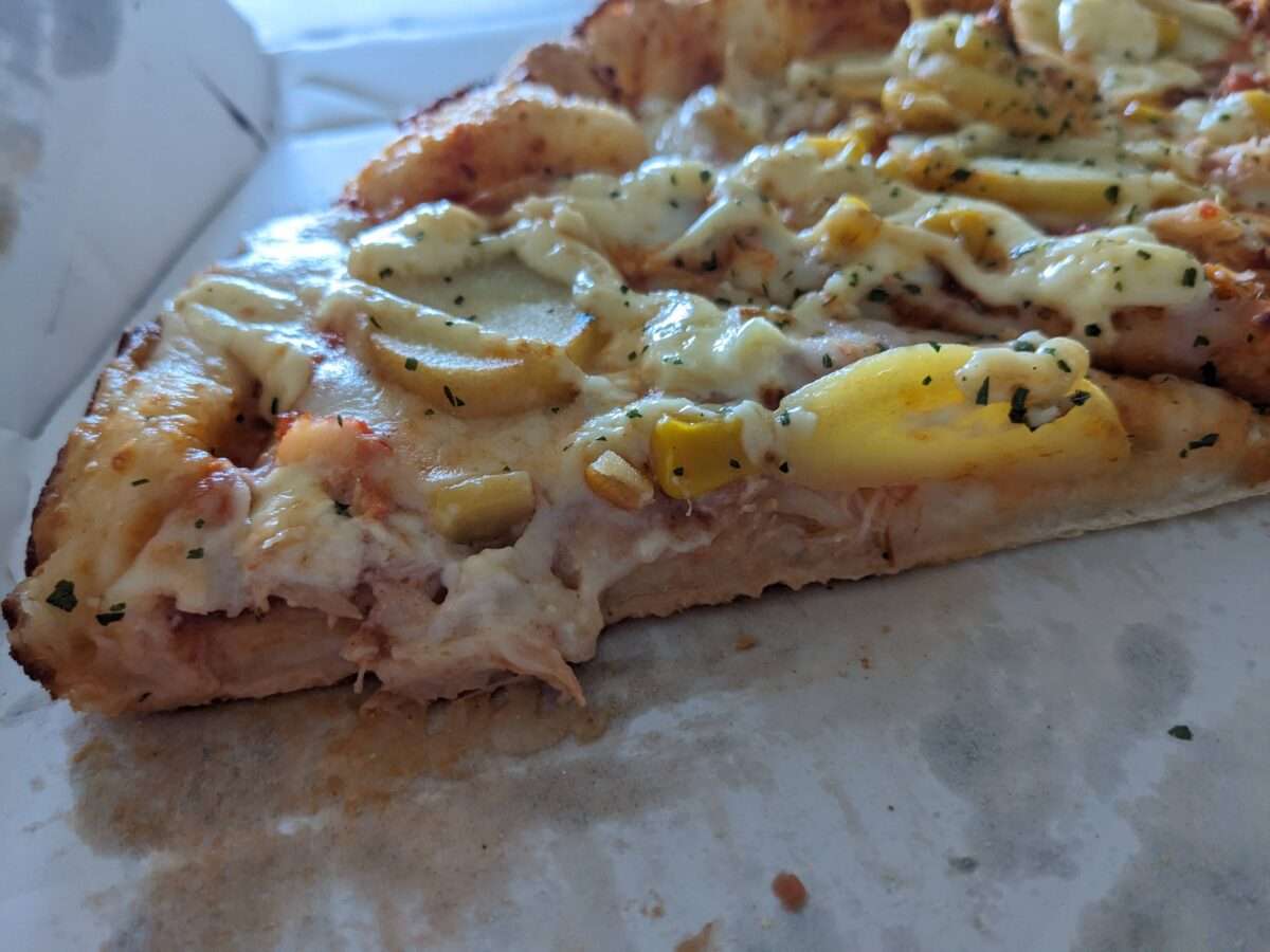 ドミノピザ「本ズワイガニのポテトマヨ」の断面