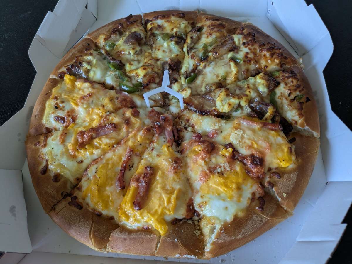 ピザハット「和風明太カルボナーラピザ」海苔をかける前