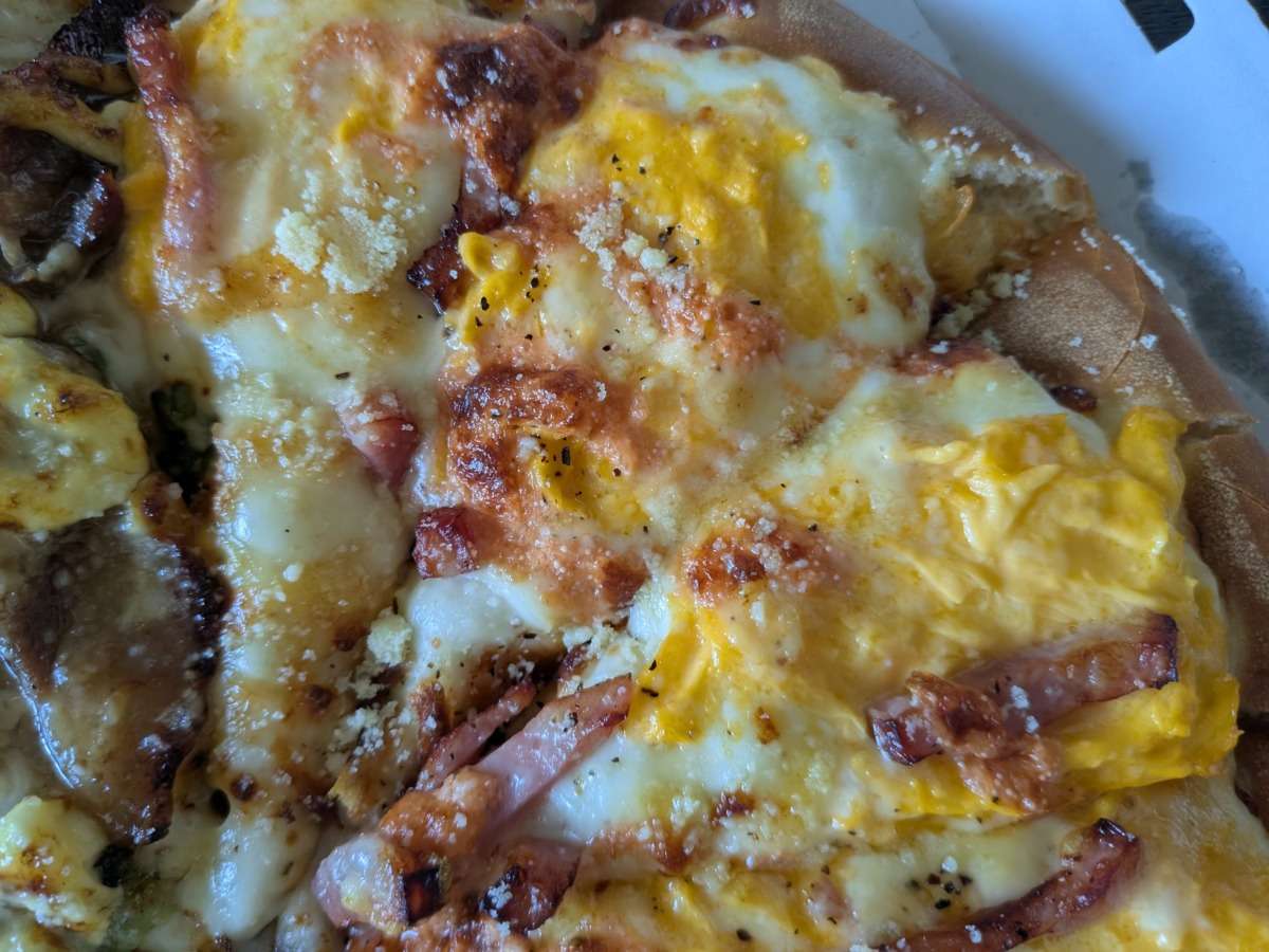 ピザハット「和風明太カルボナーラピザ」の具材