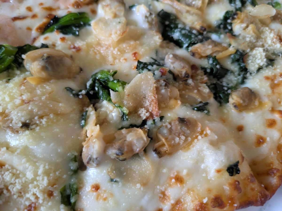 「あさりと菜の花のホワイトソース」後ろから