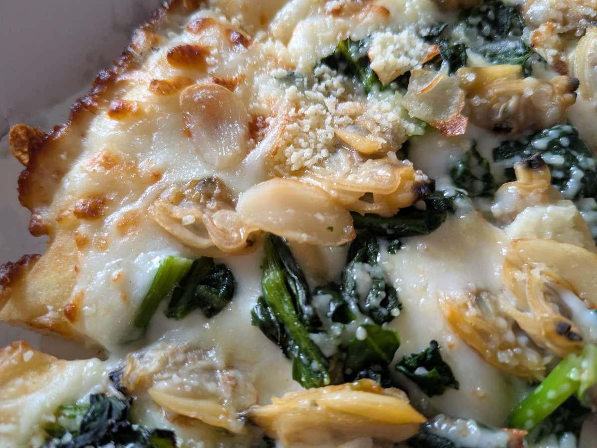 「あさりと菜の花のホワイトソース」のあさり