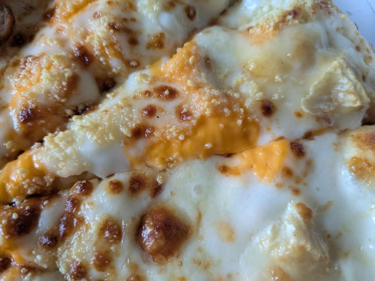 ドミノピザ「ワールドチーズ」の先端