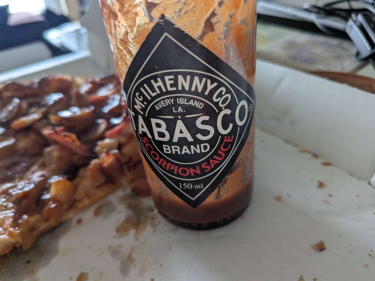 ドミノピザ「オールスターミートBBQ」にスコーピオンソース