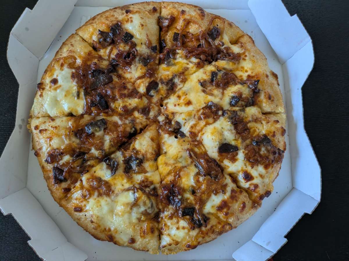ピザハット「麻辣湯ピザ」のMサイズ