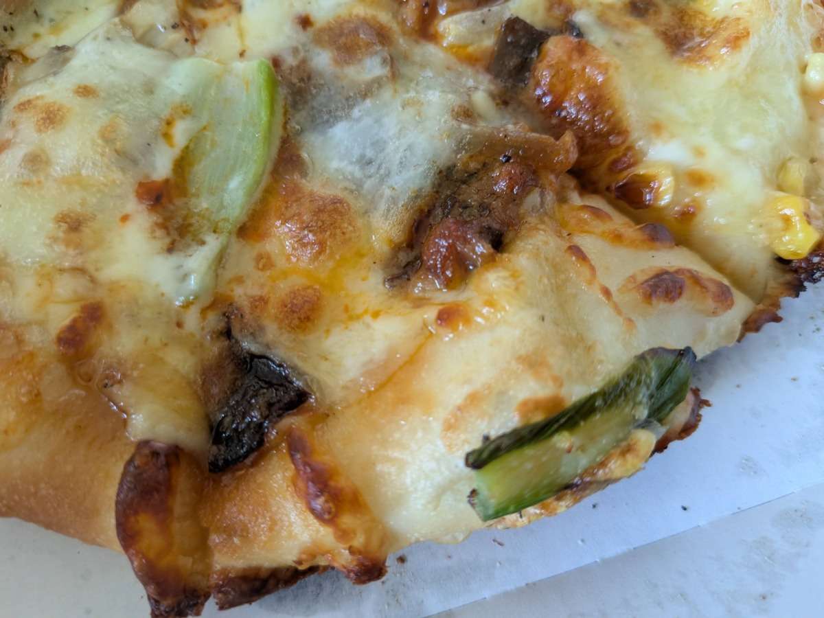 野菜 麻辣湯ピザのミミ